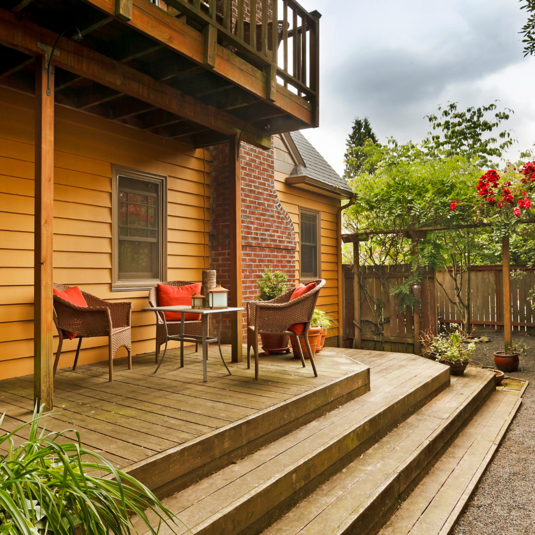 Wood House and Deck Color Combination